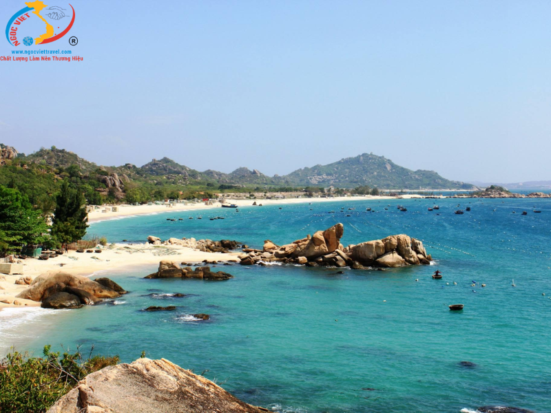 ĐẢO BÌNH BA - ĂN TÔM HÙM 01 KHÁCH 01 CON - XE GIƯỜNG