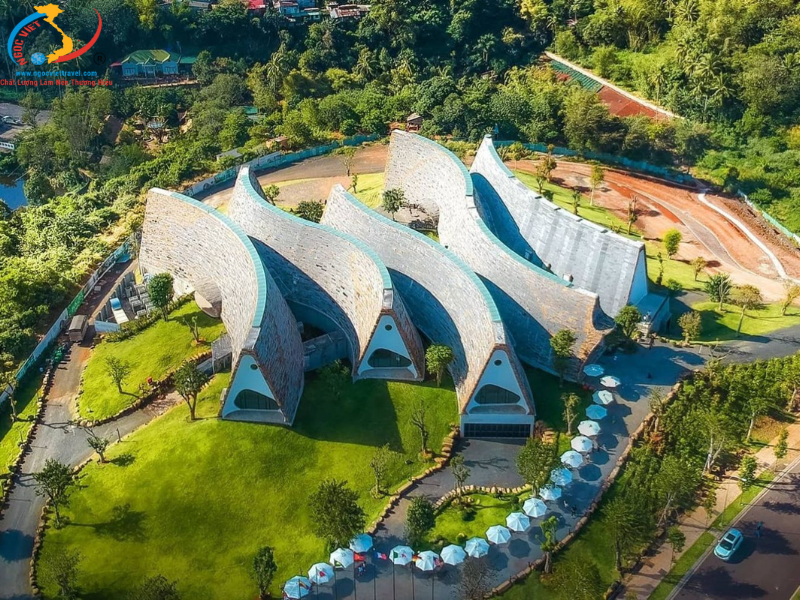 TOUR TÀ ĐÙNG - VỊNH HẠ LONG CỦA TÂY NGUYÊN - BUÔN MÊ - BUÔN ĐÔN - XE VIP LIMOUSINE